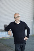 Stadsarkitekt Björn Siesjö diskuterar social hållbarhet med regissören Ruben Östlund på seminariet Göteborg 400+.
