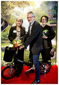 Vinnarna i Green Tenant Award 2012. Susanne Conradsson, Kenth Edström och Helena Maras från If Skadeförsäkring i Göteborg.