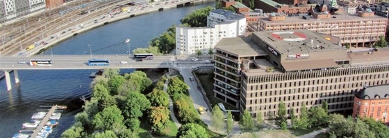 Colliers International har fått säljuppdraget för Sthlm Crown, Trygg Hansa-huset i centrala Stockholm. Affären beräknas vara värd 2,4 miljarder kronor.