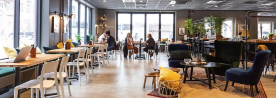 En ny rapport visar på en uppgång för coworking och kontorshotell i Stockholm.